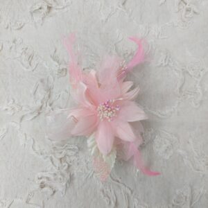 粉紅色布藝仿真花胸針