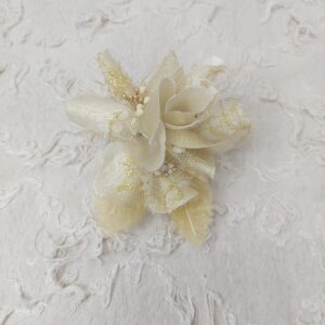 米白色金色蕾絲仿真花胸針