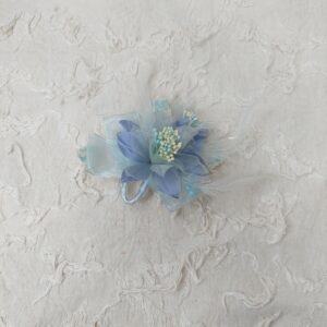 藍色紗質羽毛仿真花胸針